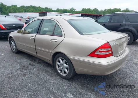 2004 Mercedes-Benz C 240 4Matic из США, поврежденный, VIN WDBRF81J14F450611